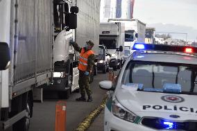 Border control Breclav - Kuty, Slovakia, Czech Republic, highway D2