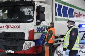 Border control Breclav - Kuty, Slovakia, Czech Republic, highway D2, truck, driver