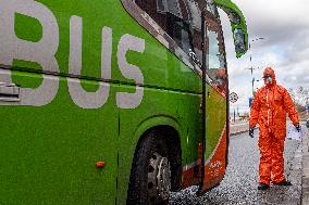 medical checks at the Nachod-Kudowa Zdroj border crossing, bus, Flixbus, medical check