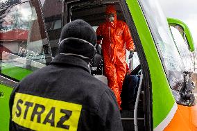 medical checks at the Nachod-Kudowa Zdroj border crossing, bus, Flixbus, medical check