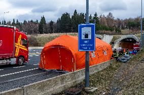 Border control D8 motorway direction from Germany, Czech Republic