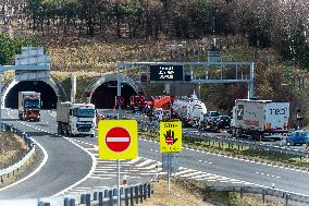 Border control D8 motorway direction from Germany, Czech Republic