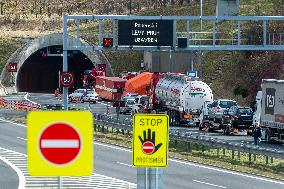 Border control D8 motorway direction from Germany, Czech Republic