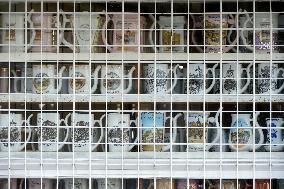 Karlovy Vary, Karlsbad, spa town, empty, cup, souvenirs