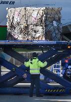 Aircraft, Mosnov airport, Boeing 767-300, medical exuipment from China