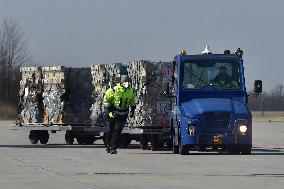 Aircraft, Mosnov airport, Boeing 767-300, medical exuipment from China