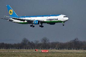 Aircraft, Mosnov airport, Boeing 767-300, medical equipment from China