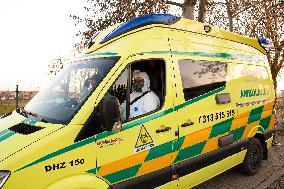 special infectious ambulance, paramedics in a protective suits, paramedic, suit, biological hazard, biohazard