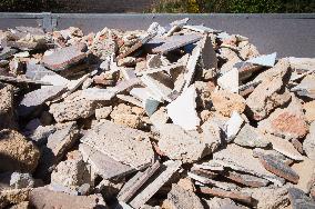 construction waste, construction and demolition materials, C&D materials, family house, bathroom, reconstruction, renovation
