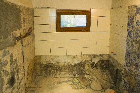 construction site, family house, bathroom, reconstruction, renovation, tile, tiles, tiling