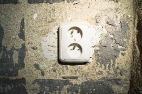 construction site, family house, bathroom, electrical wiring, wall socket, reconstruction, renovation