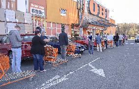 Hobby market Hornbach, customer, mask, shop,