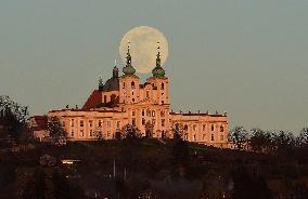 Super Pink Moon, pilgrimage Church of the Virgin Mary Visitation, The Holy Hill