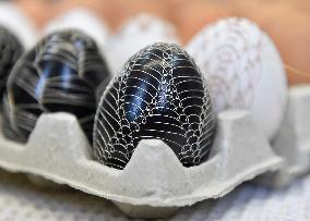 wire Easter eggs, egg
