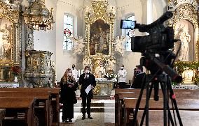 Easter Mass, priest, Czech, video stream, online