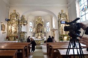 Easter Mass, priest, Czech, video stream, online