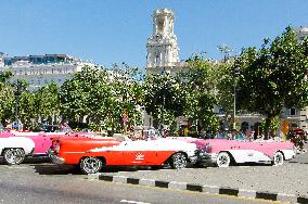 Life style in Havana, old car, veteran