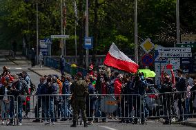 people in Tesin protest against Czech-Polish border closure