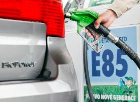 BioPower, Ethanol E85,alcohol, refueling, fueling, fuel,  petrol, filling, gas station, Saab 95
