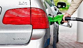 BioPower, Ethanol E85,alcohol, refueling, fueling, fuel, petrol, filling, gas station, Saab 95