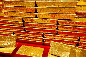 gold bricks, golden, deposit, Czech National Bank (CNB) museum