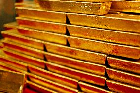 gold bricks, golden, deposit, Czech National Bank (CNB) museum