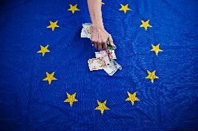 European Union, EU, money, bank notes, currency, EUR, euro, flag, hand, banknotes