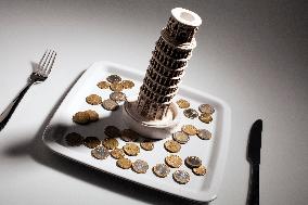 euro, EUR, coin, coins, money, cash, currency, Leaning Tower of Pisa, Italy, restaurant, food, catering, plate, cutlery