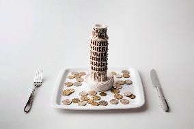 euro, EUR, coin, coins, money, cash, currency, Leaning Tower of Pisa, Italy, restaurant, food, catering, plate, cutlery