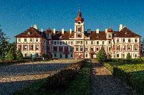 Mnichovo Hradiste Castle