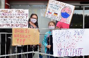 People, working, abroad, protest, cross border, Czech, Germany, covid-19