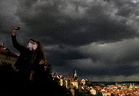 man, woman, pair, face mask, epidemic, Coronavirus, Prague Castle