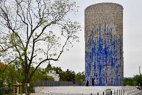 artist Federico Diaz has installed his art relief on the Blanka road tunnel's ventilation shaft