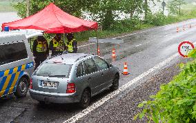 Czech police border control, crossing Hrensko-Schmilka launched into operation