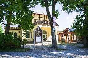 Collonade Villa, Wiener Kaffeehaus, cafe, restaurant, Priessnitz Spa Resort in Jesenik