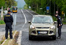 All crossings on Czech borders with Austria and Germany are reopen, Petrovice, Luckendorf