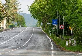 All crossings on Czech borders with Austria and Germany are reopen, Petrovice, Luckendorf