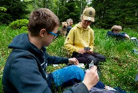 Czech-German border Mytina, people, policemen, soldier, protest, meeeting