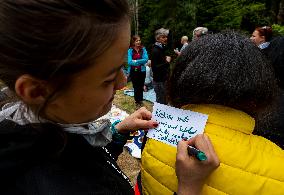 Czech-German border Mytina, people, policemen, soldier, protest, meeeting