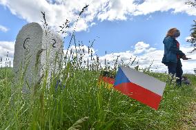 Czech-German border Mytina, people, policemen, soldier, protest, meeeting