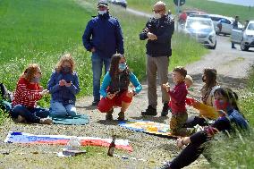 Czech-German border Mytina, people, policemen, soldier, protest, meeeting