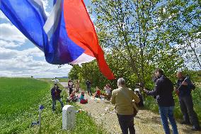 Czech-German border Mytina, people, policemen, soldier, protest, meeeting