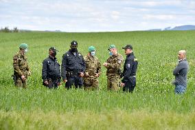 Czech-German border Mytina, people, policemen, soldier, protest, meeeting