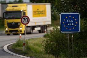 Dolni Dvoriste-Wullowitz border crossing between Austria and the Czech Republic