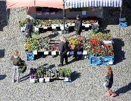 Farmer, market, people, face mask, Jihlava, Czech Republic