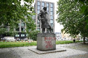 Churchill was racist - sprayer on his Prague statue