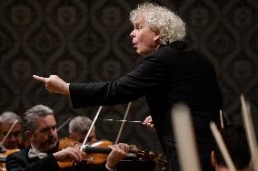 SIMON RATTLE