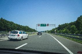 A2 motorway, highway, Zagreb/Lucko, sign Cestarina, Pay Toll, Autobahngebuhr, Pagamento pedaggio, traffic, rideable, almost empty