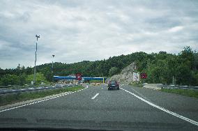 A2 motorway, highway, Trakoscan, sign Cestarina, Pay Toll, Autobahngebuhr, Pagamento pedaggio, traffic, rideable, almost empty