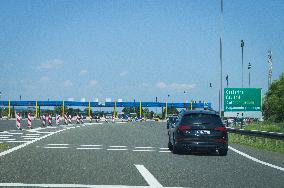 A2 motorway, highway, Zapresic, sign Cestarina, Pay Toll, Autobahngebuhr, Pagamento pedaggio, traffic, rideable, almost empty